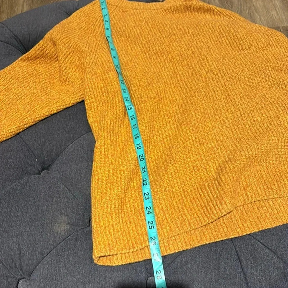 Abercrombie Soft A & F Mustard Cable  Knit chunky Sweater Sz M - Picture 8 of 14